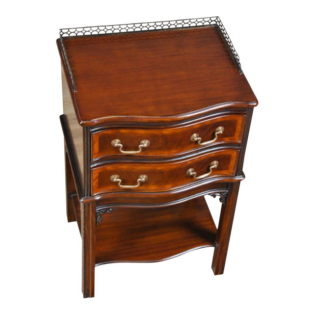 Niagara Furniture Mahogany End Table For Sale