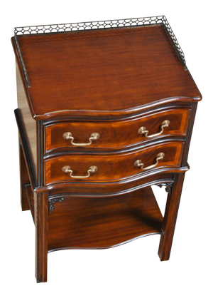 Niagara Furniture Mahogany End Table