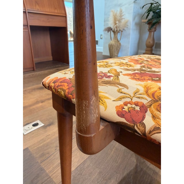 Mid-Century Modern Broyhill Sculptra Attributed Dining Chairs – Set of 6 With Captain Chair – Walnut For Sale - Image 13 of 17