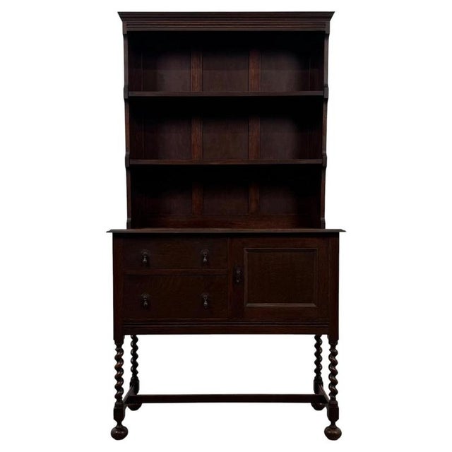 An impressive early 20th-century English Welsh dresser, finely crafted from oak and distinguished by its traditional open...