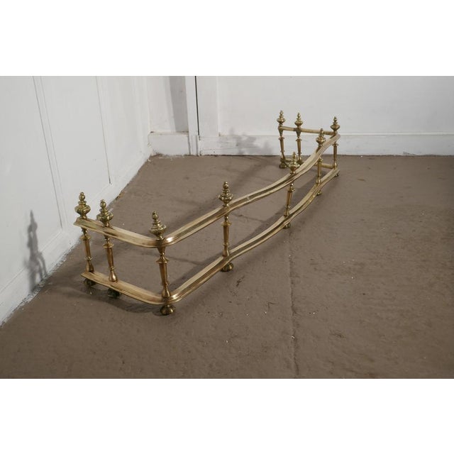 Large best quality 19th century heavy brass fender This is a superb quality brass fender it has a deep with handmade...