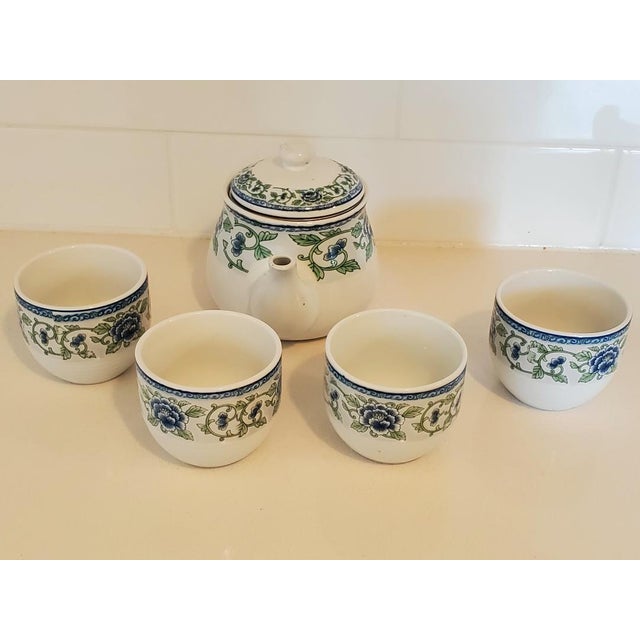 Traditional Vintage Tea Pot With Strainer & 4 Cups For Sale - Image 3 of 11