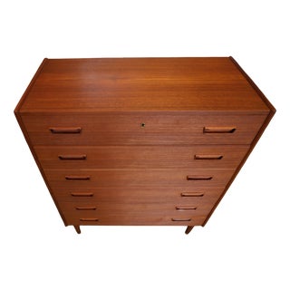 Danish Model 130 Chest of Drawers by Gunni Omann for Omann Jun Møbelfabrik, 1960s For Sale