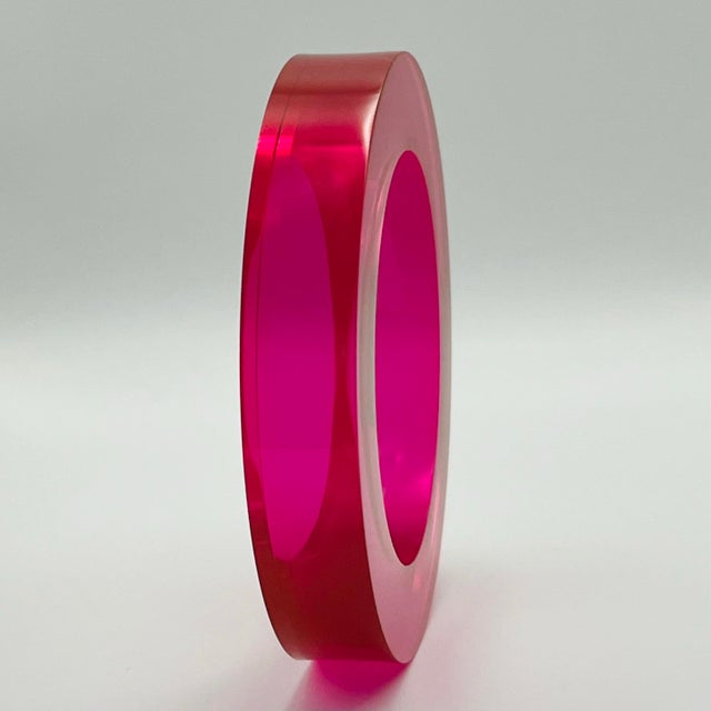 Mod Hot Pink Lucite Bangle C. 1990s For Sale - Image 4 of 6