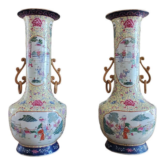 Large Pair of Chinese Famille Rose Vases, Qing Dynasty 19th Century For Sale