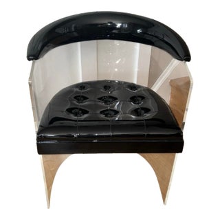 Mid-Century Modern Lucite Barrel Tub Chair With Black Patent Leather Floating Seat Hollywood Regency For Sale