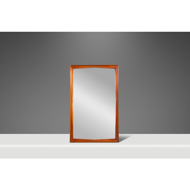 This elegant mid-century modern oak wall-hanging mirror embodies the refined simplicity of American craftsmanship from the...