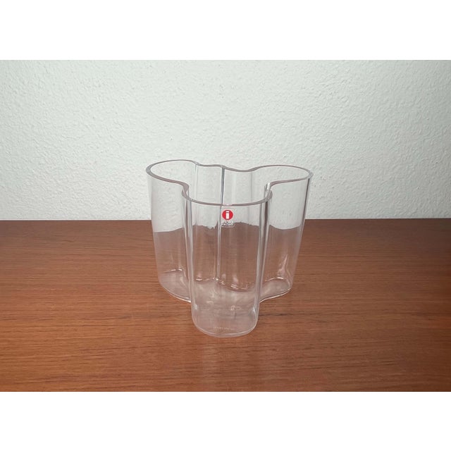 1990s Mid-Century Modern Glass Vase by Alvar Aalto for Iittala, 1990s For Sale - Image 5 of 16