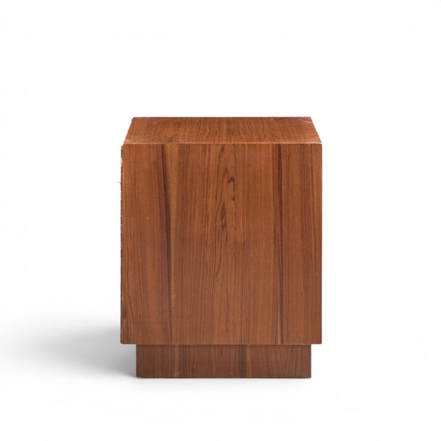 Mid 20th Century Directional Mid Century Walnut and Chrome Nightstands - Pair For Sale - Image 5 of 11