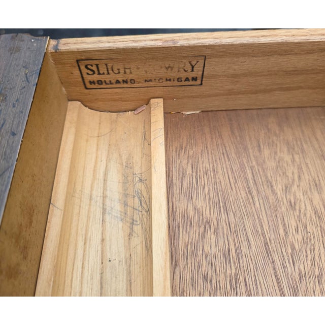 Brown Vintage Hollywood Regency Sligh Lowry Leather Top Writing Desk For Sale - Image 8 of 15