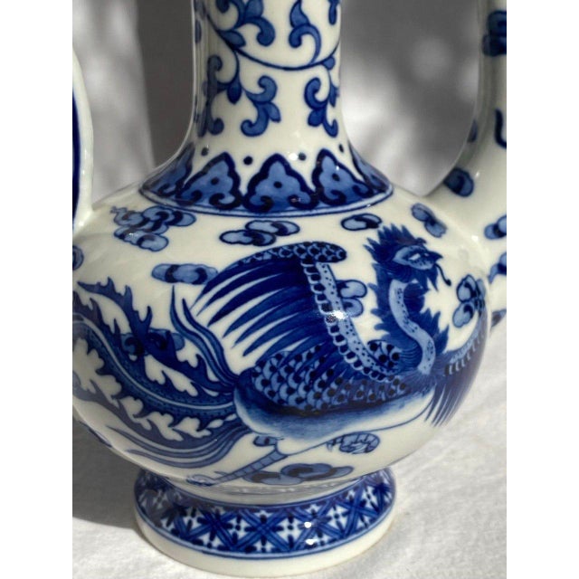 Blue Mid 20th Century Blue & White Dragon Ewer With Yongzheng Mark – Tall Lidded Chinese Porcelain Pitcher For Sale - Image 8 of 16