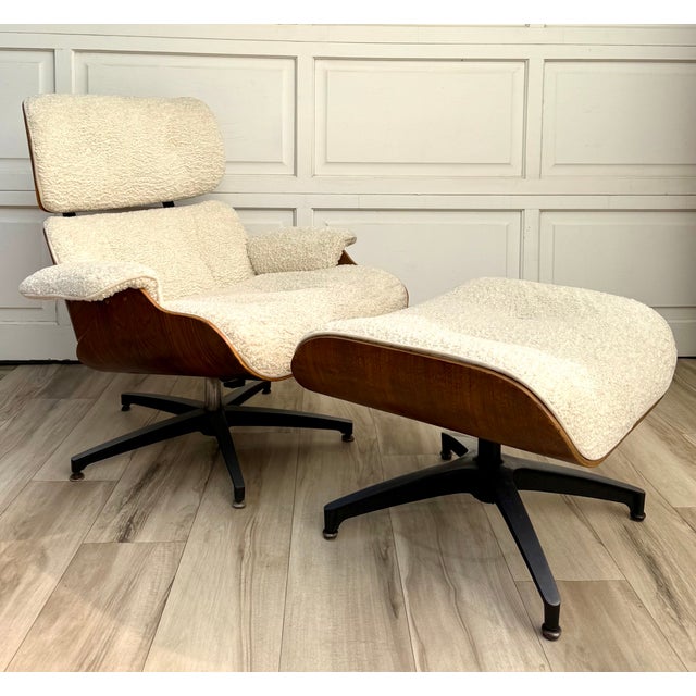 Vintage Northfield Eames-Style Lounge Chair & Ottoman in Walnut & Ivory Bouclé For Sale - Image 11 of 16