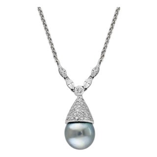 14 Mm Black Round Tahitian Pearl & 2 Ct Diamond 14 Kt Gold Pendant /Necklace For Sale