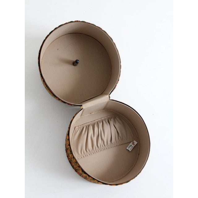 1960s Carry-All by Munro Cut Velvet Jacquard Wig Case For Sale - Image 16 of 17