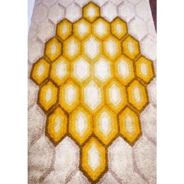 Vintage Space Age Honeycomb Rug from Desso 1970s For Sale - Image 6 of 8