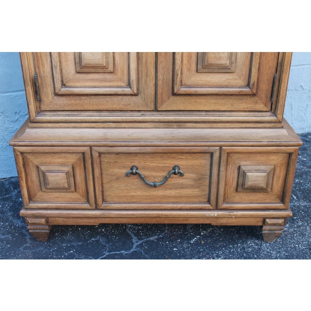 1970's Hollywood Regency Style Large Elaborate Highboy Dresser - Beautifully Carved For Sale In Miami - Image 6 of 12