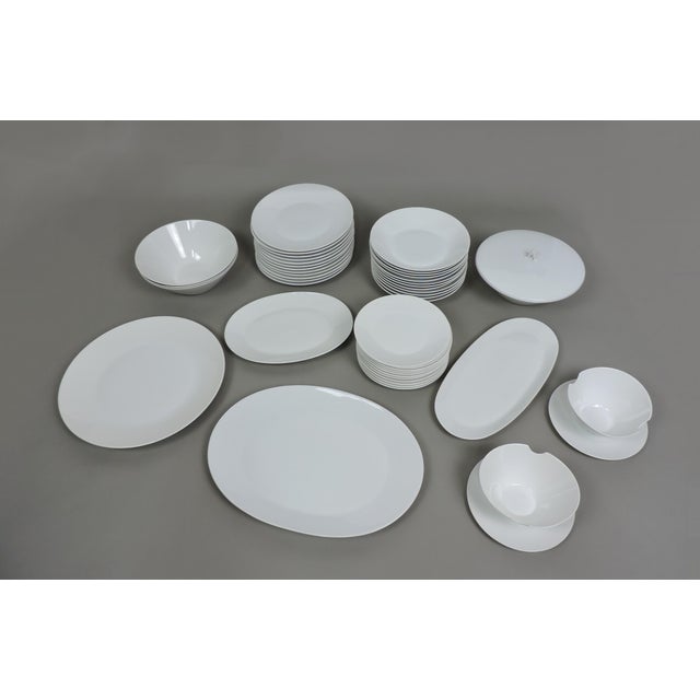 White Mid Century Rosenthal Raymond Loewy Form 2000 Classic Modern White Dinner Set- 45 Pieces For Sale - Image 8 of 8