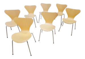 Mid Century Modern Arne Jacobsen Series 7 Chair for Fritz Hansen - Set of 7