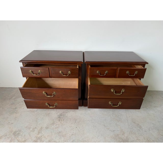 Traditional Vintage Drexel Georgian Style Cherry Nightstands – A Pair For Sale - Image 3 of 13