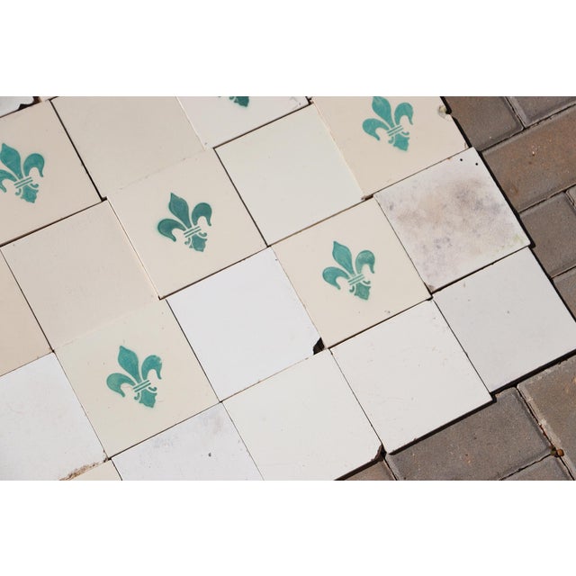 Ceramic 1900s Portuguese Large Antique Fleur-De-Lis & Plain White Tiles Set of 77 For Sale - Image 7 of 18