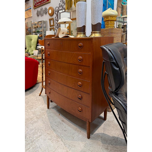 1960s Mid-Century Danish Modern Teak Curved Chest of Drawers, Kai Kristiansen Style For Sale - Image 5 of 8