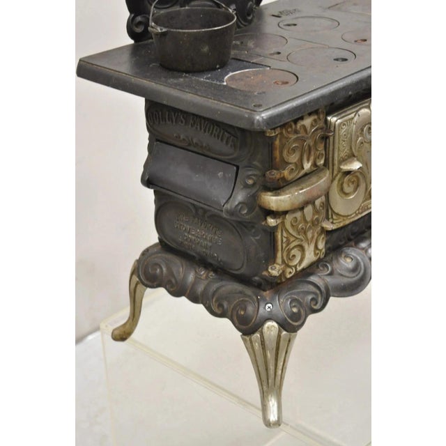 Antique Dolly's Favorite Cast Iron Child Salesman Sample Stove by Favorite Stove For Sale - Image 11 of 14