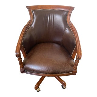 Contemporary Fairfield Swivel and Tilt Executive Chair For Sale