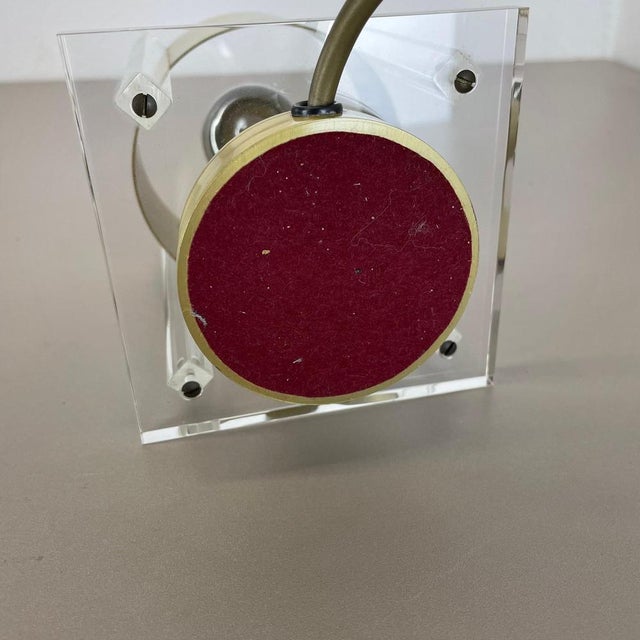 Postmodern Cubic Table Light in Brass and Acrylic Glass, 1970 For Sale - Image 16 of 17