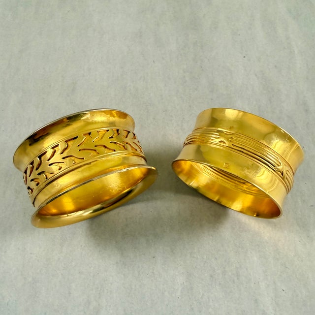French Gold Plated Napkin Rings, a Mixed Pair. For Sale - Image 4 of 7