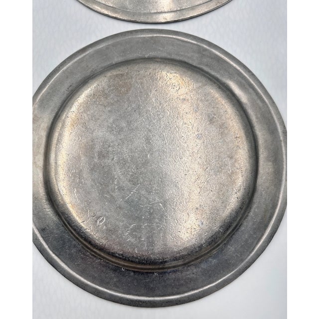 Vintage 4 - Wilton Armetale Pewter Colonial Liberty Crest 10.5" Dinner Plates For Sale - Image 13 of 13