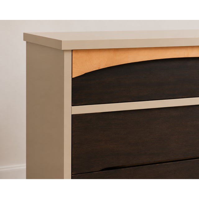 Mid-Century Modern Refinished Mid-Century Modern 4-Drawer Chest in Sculpted Clay & Dark Walnut For Sale - Image 3 of 3