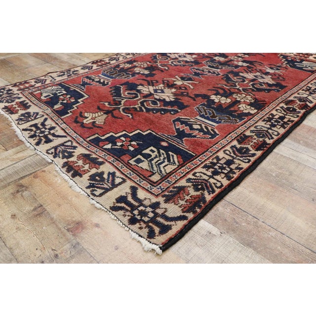 Vintage Persian Bakhtiari Rug - 04'03 X 06'03 For Sale In Dallas - Image 6 of 9