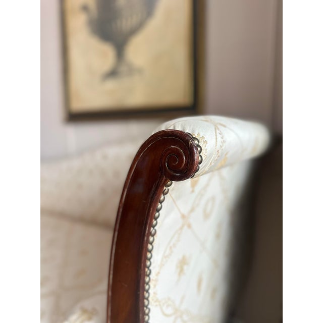 Early 20th Century Antique Mahogany Recamier Chaise Lounge With Neoclassical Upholstery For Sale - Image 5 of 8