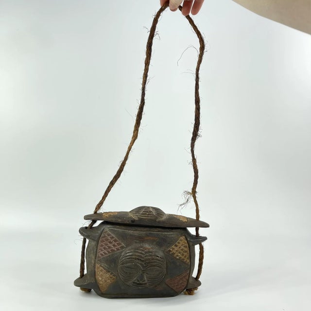 Early 20th Century Early 20th Century Luba Songye Wooden Purse Container For Sale - Image 5 of 9