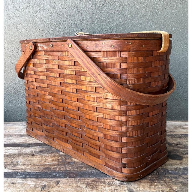 Mid-Century Modern Vintage 1940s Abercrombie and Fitch Woven Picnic Basket For Sale - Image 3 of 18