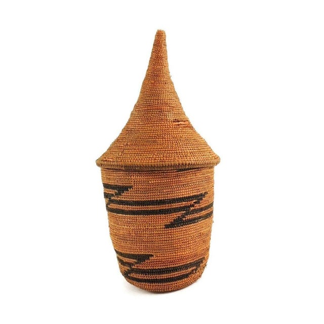 Early 20th Century Tutsi Tight Weave Basket with Lid Rwanda For Sale - Image 4 of 5