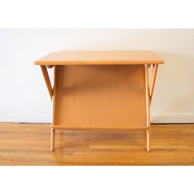 Mid-Century Modern Mid 20th Century Modern Table With Magazine Rack by Heywood Wakefield For Sale - Image 3 of 6