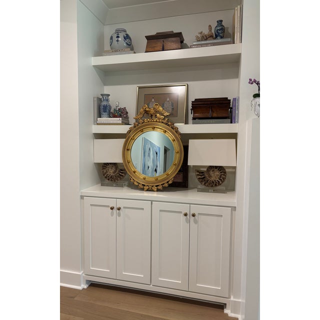 Vintage Large Scale American Federal Revival Giltwood Eagle Crest Round Mirror For Sale In Little Rock - Image 6 of 17