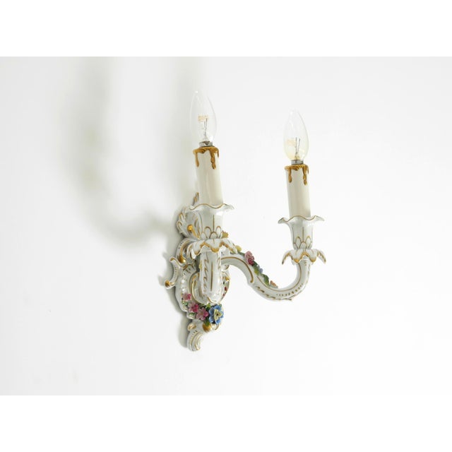 Mid-Century Modern Mid-Century Hand-Painted Porcelain Wall Lamp from Porzellanmanufaktur Dresden, Saxony, 1950s For Sale - Image 3 of 18