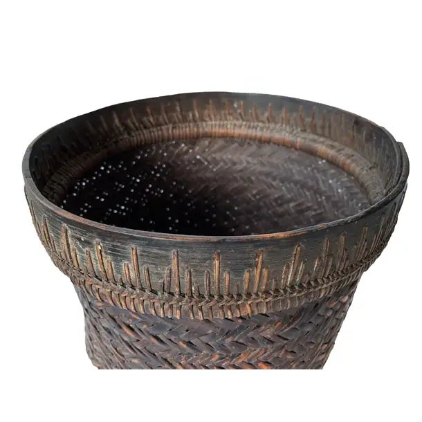 Rattan Basket Dayak Tribe Hand-Woven From Kalimantan, Borneo, Mid 20th Century For Sale - Image 4 of 4