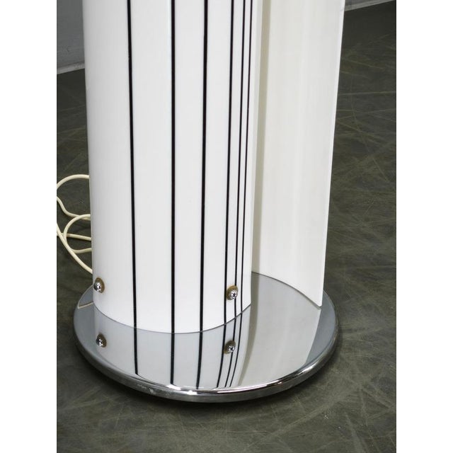 Vintage Italian Space Age Acrylic Sculptural Floor Lamp, 1980s For Sale - Image 10 of 13