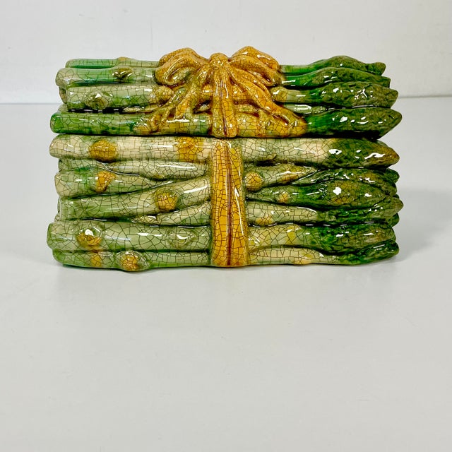 French 1940s Vintage Majolica French Hollywood Regency Trompe L’Oeil Asparagus Box. For Sale - Image 3 of 15