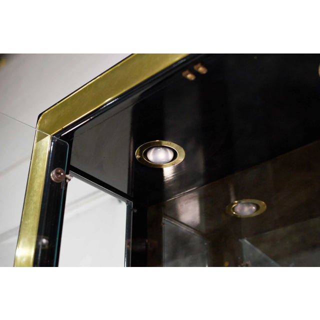 1970s 1970s Mirrored & Brass Curio Vitrine Display Cabinets by Mastercraft - a Pair For Sale - Image 5 of 12