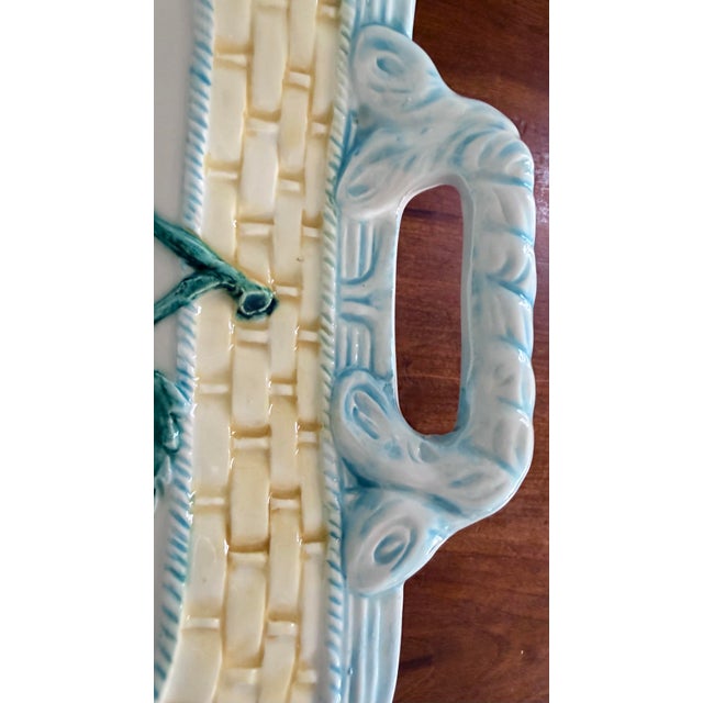 Italian Majolica Decorative Basketweave Platter With Ivy Leaves For Sale In Savannah - Image 6 of 11