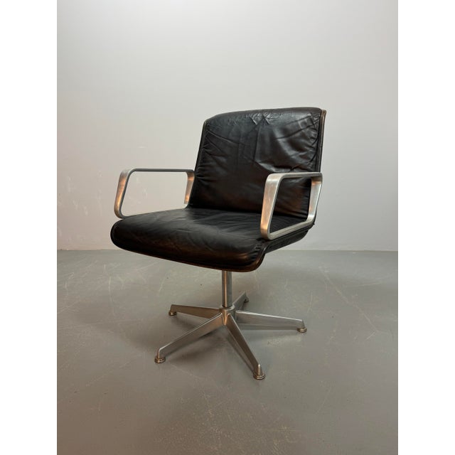Wilkhahn Mid-Century Desk Chair with Black Leather Upholstery and Aluminium Frame from Wilkhahn, 1960s For Sale - Image 4 of 9