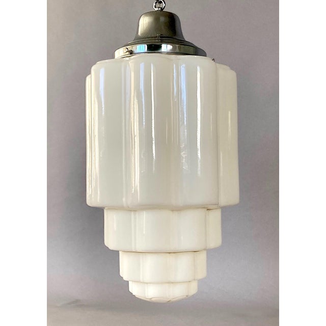 "Sublime" would best describe this fine example of Art Deco in its signature simplicity, perhaps at its most powerful...