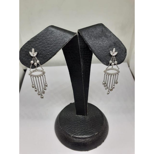 2020s Natural Diamond Earring With 0.82 Carat Diamond in 18k Gold For Sale - Image 5 of 5