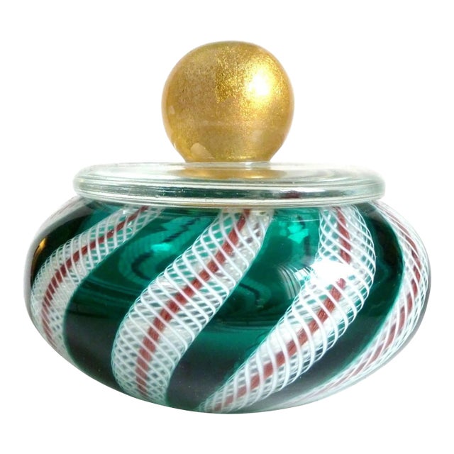 Vintage Murano Green White Glittery Ribbons Gold Flecks Top Italian Art Glass Vanity Powder Jewelry Box For Sale