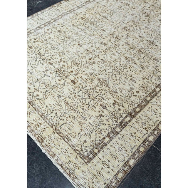 Textile Turkish Vintage Rug 5'5" x 8'10" #21397 For Sale - Image 7 of 8