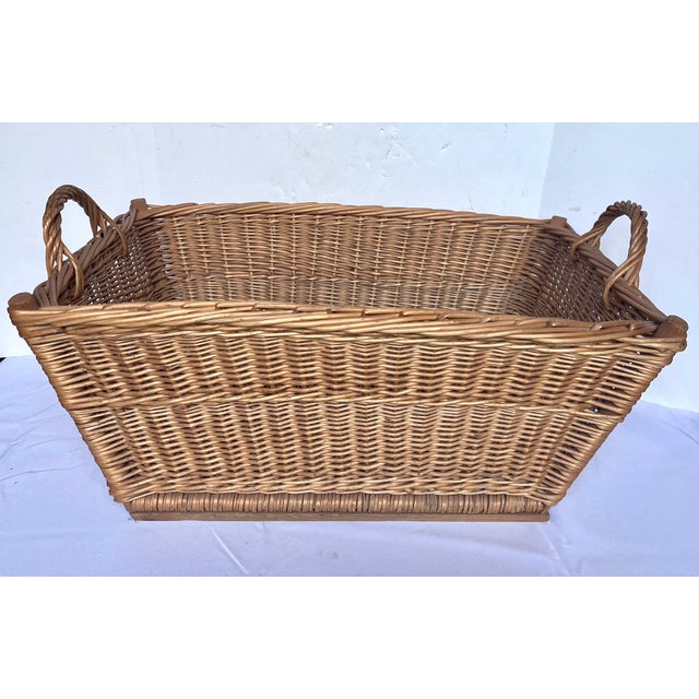 Vintage 1940s European Woven Wicker Rectangular Market Basket For Sale - Image 9 of 12
